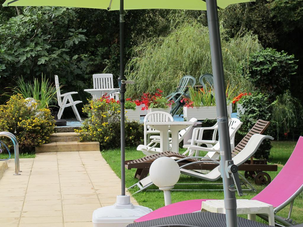 Hotel Logis Deshors-Foujanet Chamboulive Exterior foto