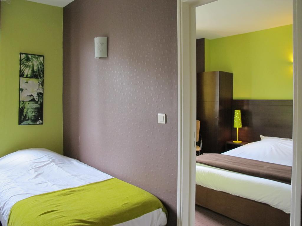 Hotel Logis Deshors-Foujanet Chamboulive Habitación foto